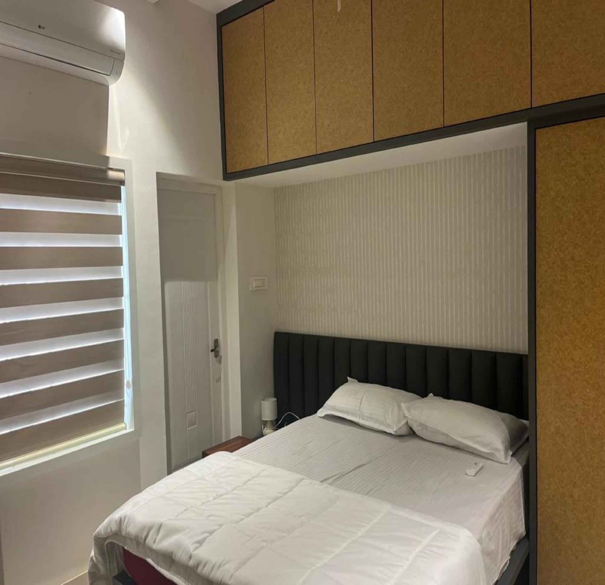 Thulasi Avenue Inn Поллачи Экстерьер фото