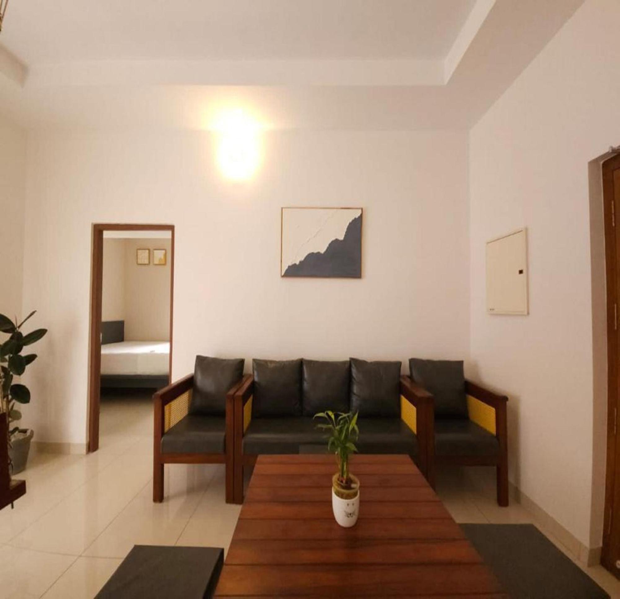 Thulasi Avenue Inn Поллачи Экстерьер фото
