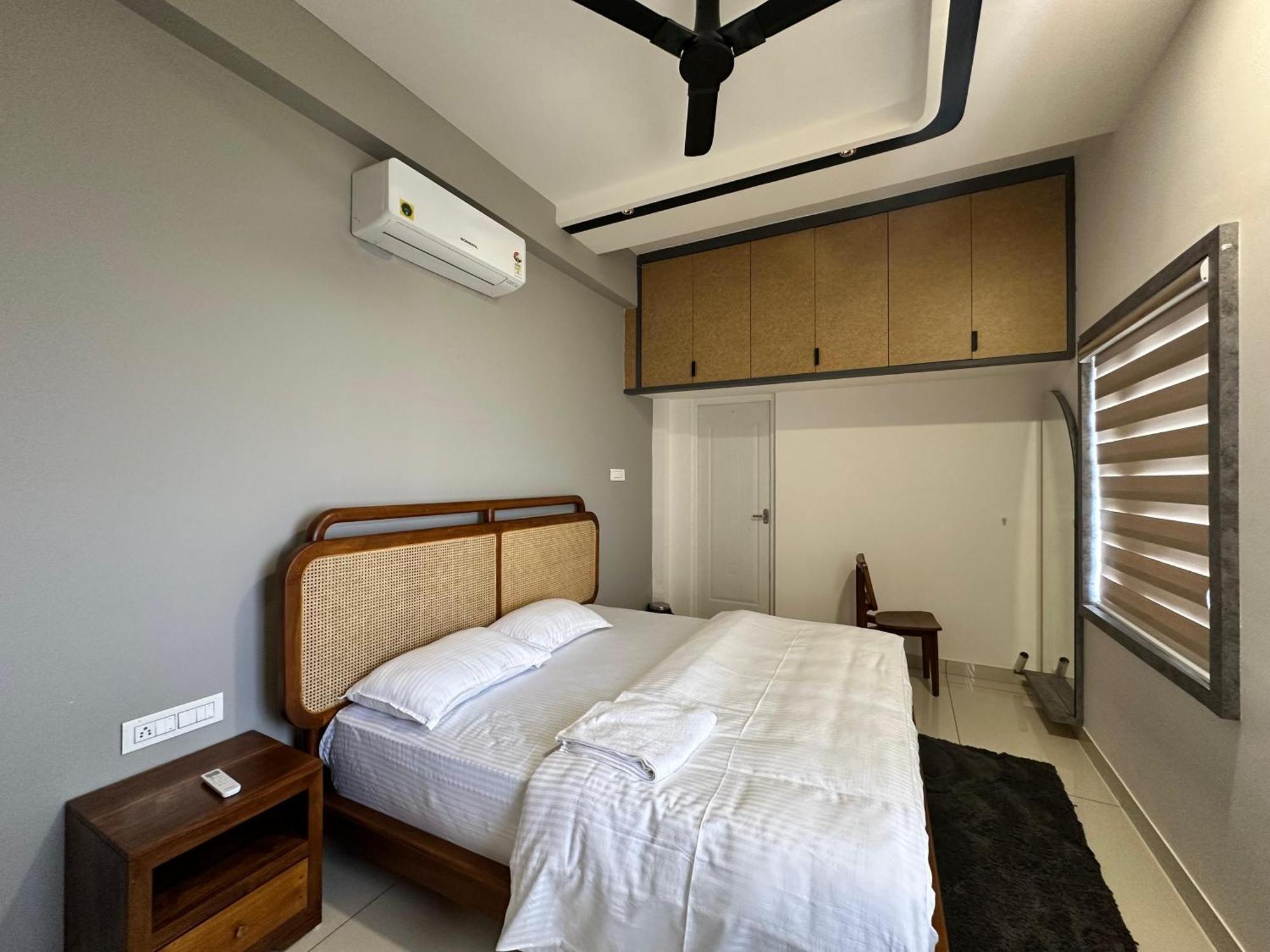 Thulasi Avenue Inn Поллачи Экстерьер фото