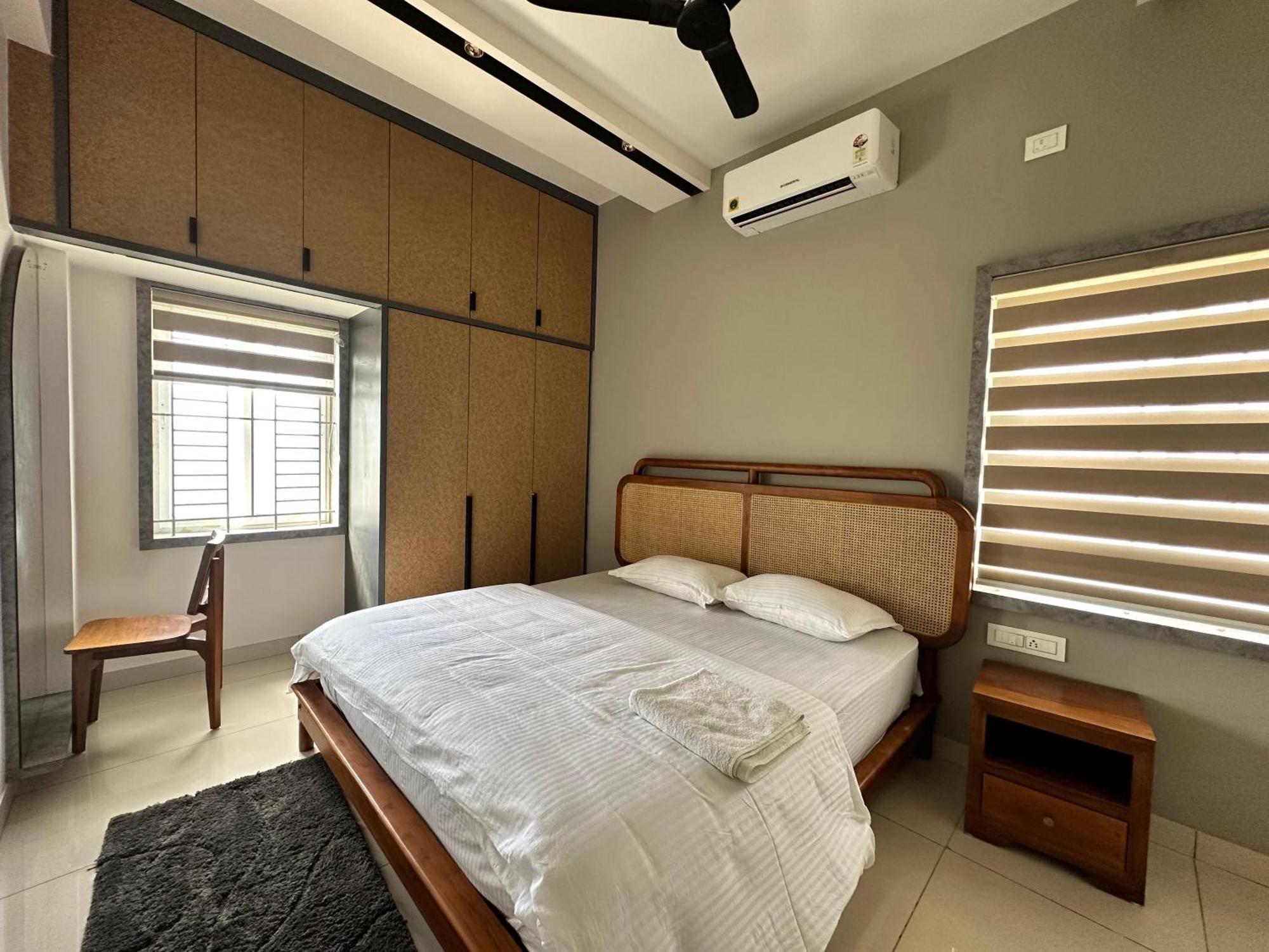 Thulasi Avenue Inn Поллачи Экстерьер фото