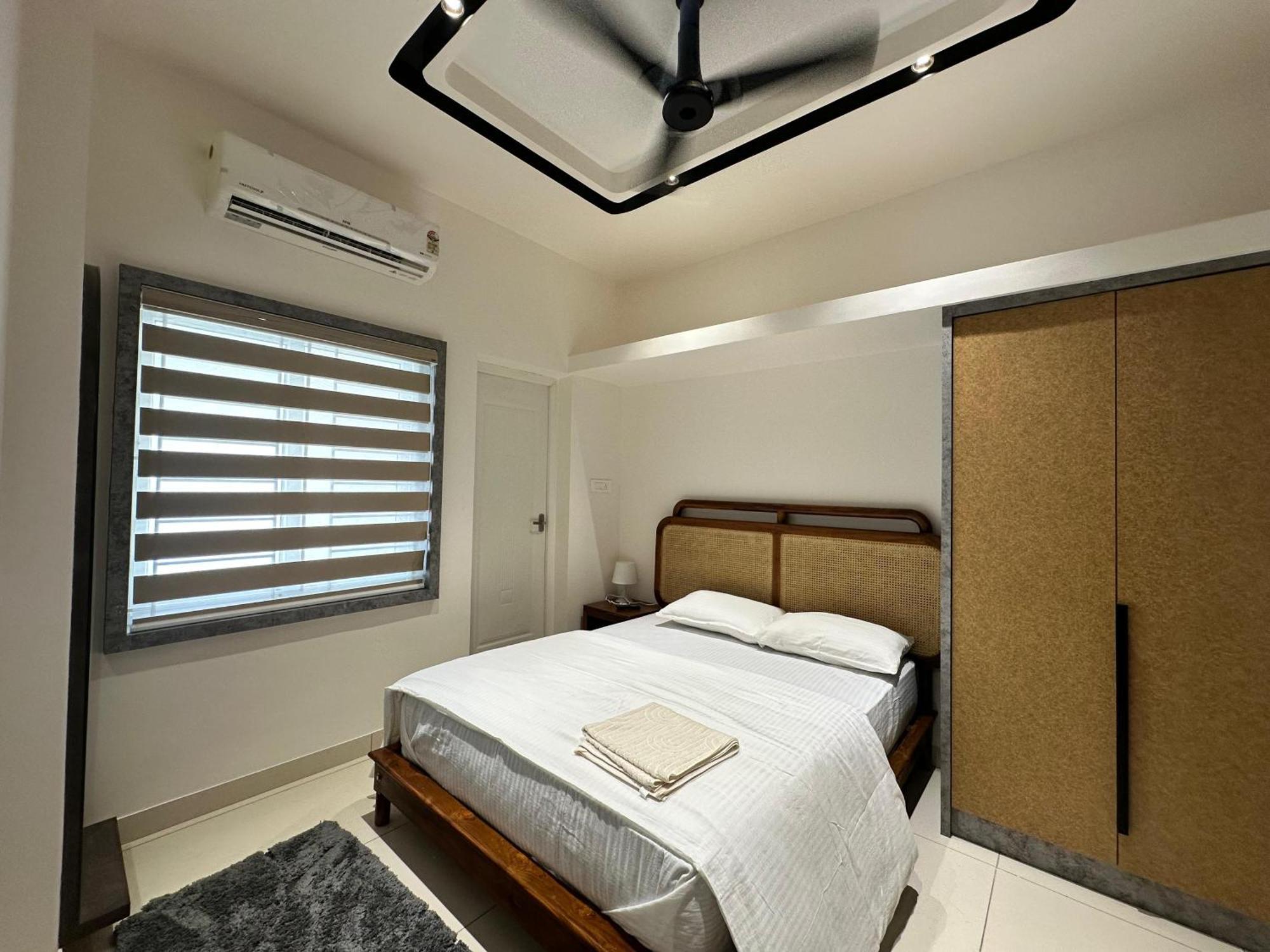 Thulasi Avenue Inn Поллачи Экстерьер фото