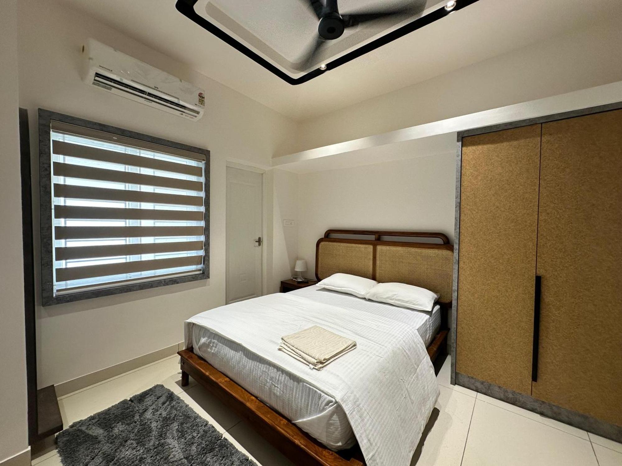 Thulasi Avenue Inn Поллачи Экстерьер фото