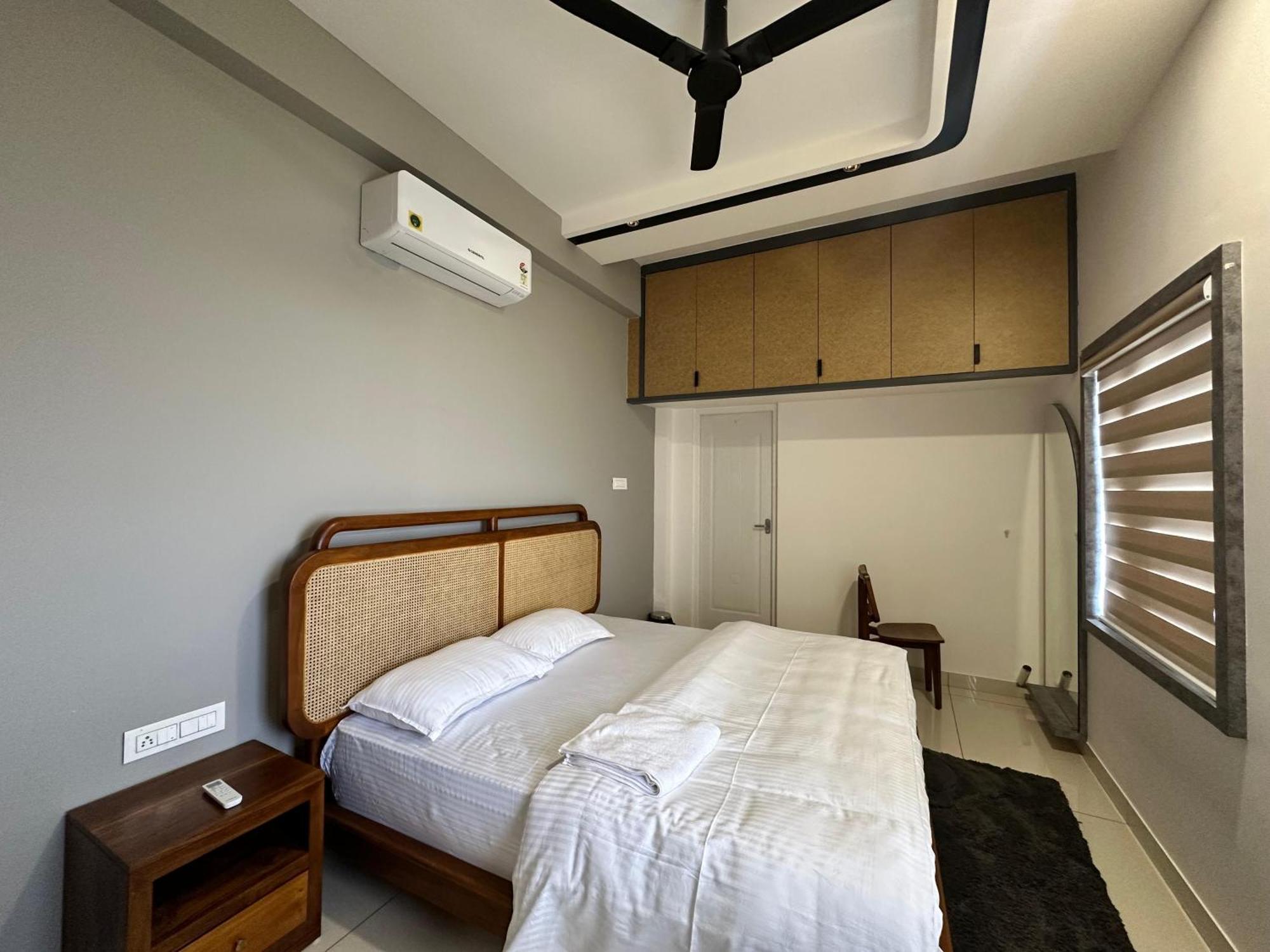 Thulasi Avenue Inn Поллачи Экстерьер фото